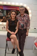 Amrit Maghera gets a new look by Cory Walia at Lakme Absolute event  on 3rd Aug 2012 (46).JPG